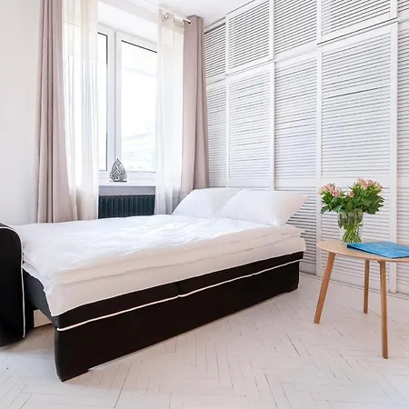 Rent Like - Wilcza 22a * Warschau