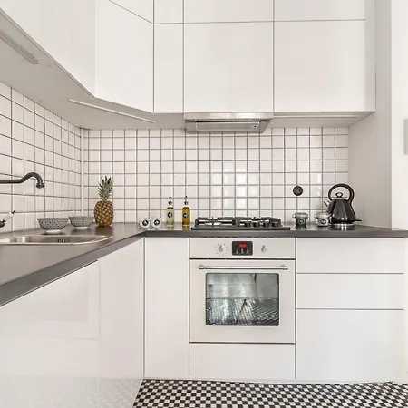 Rent Like - Wilcza 22a Varsó